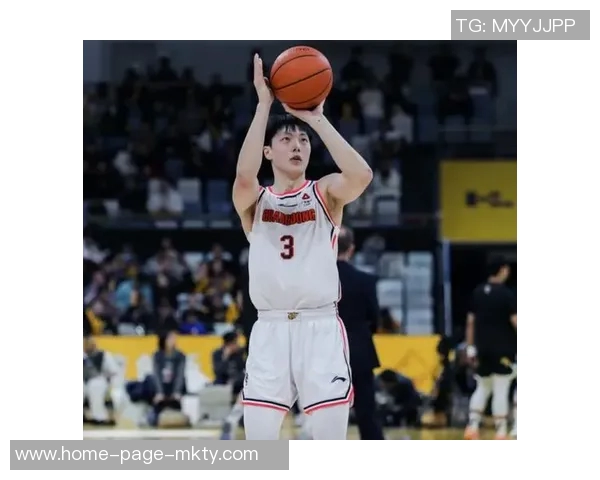 胡明轩：从青涩篮球少年到CBA明星球员的成长之路与奋斗故事